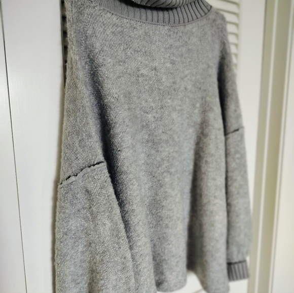 Free People Women's Oversized Pullover Turtleneck Sweater Heather Gray Medium - Picture 3 of 8